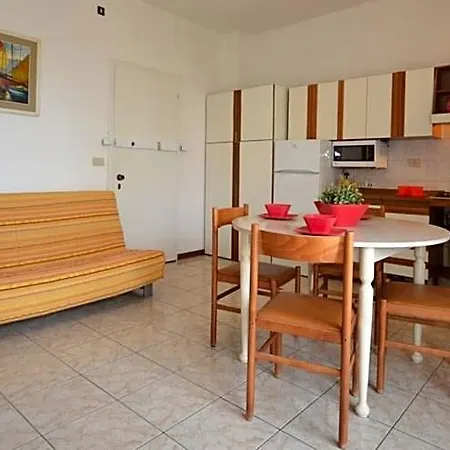 Lovely Flat With Terrace By Beahost Hotel 2*