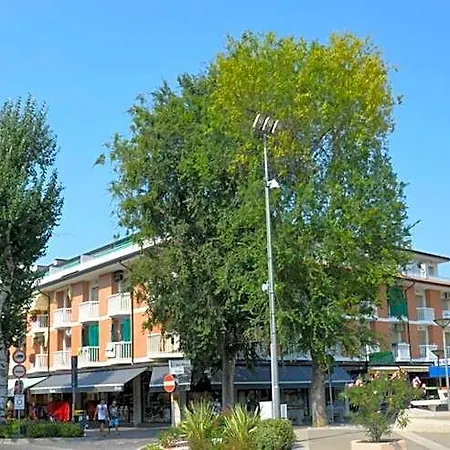 Lovely Flat With Terrace By Beahost Hotel 2*